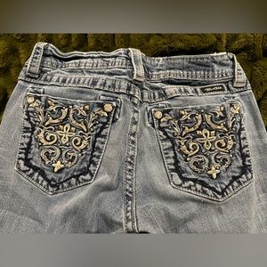 Miss Me Boot cut. Size 29. Length 42. Bottoms are a little frayed.